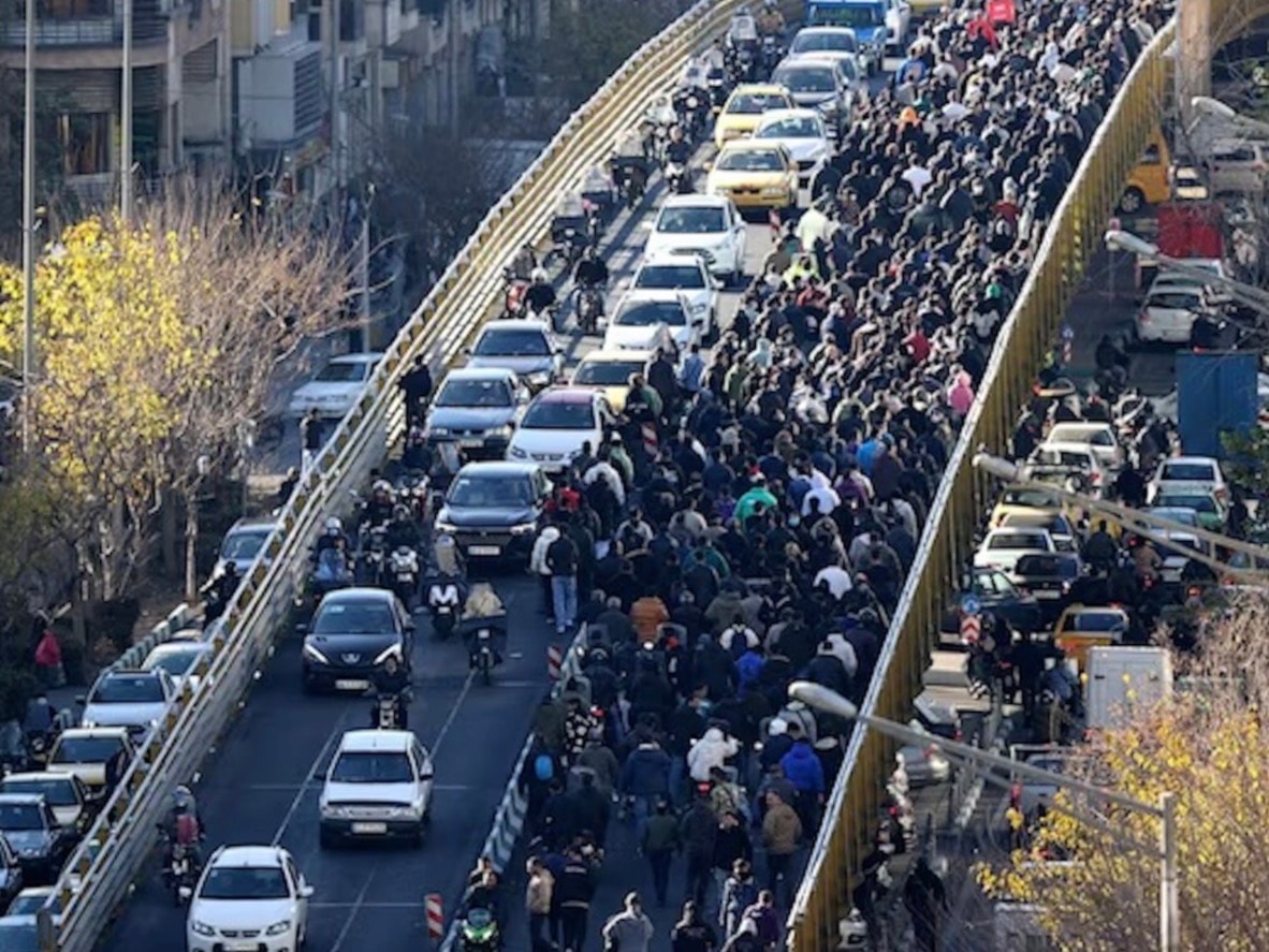 ஈரானில் 12வது நாளாகத் தீவிரமடையும் போராட்டம்