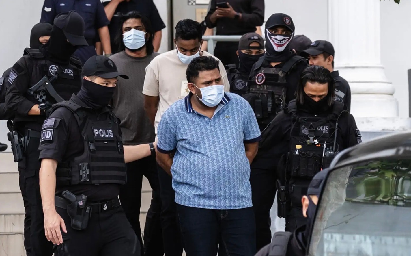 நிலைகுலைந்த 'கேப்டன் பிரபா' கும்பல் மீது சொஸ்மா சட்டம் பாய்ந்தது: மூவரும் நீதிமன்றத்தில் குற்றஞ்சாட்டப்பட்டனர்