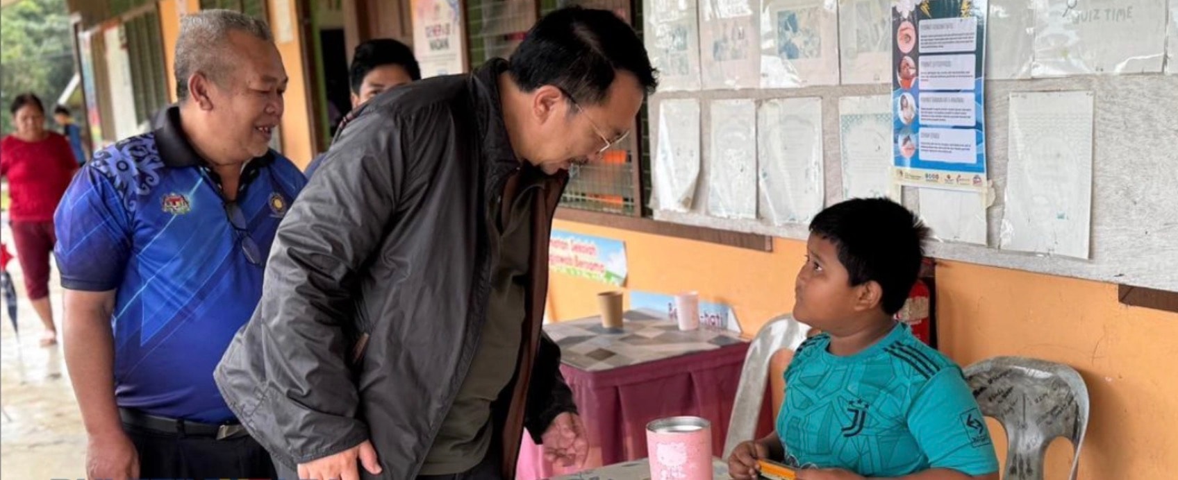 சரவாக்கில் வெள்ளம்: 26 பள்ளிகள் மூடல் - வீட்டிலிருந்தே பாடம் படிக்க உத்தரவு!