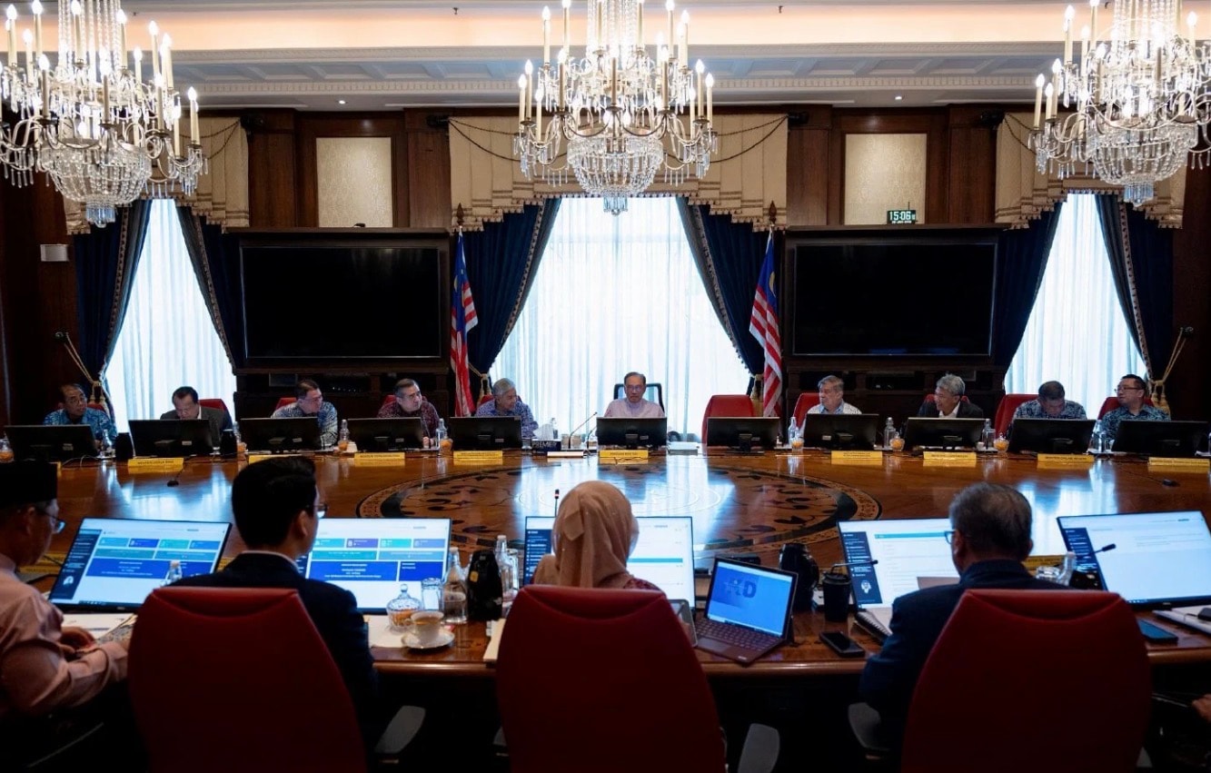 துருக்கியிலிருந்து திரும்பியவுடன் அமைச்சரவைக் கூட்டத்திற்குத் தலைமையேற்றார் பிரதமர்