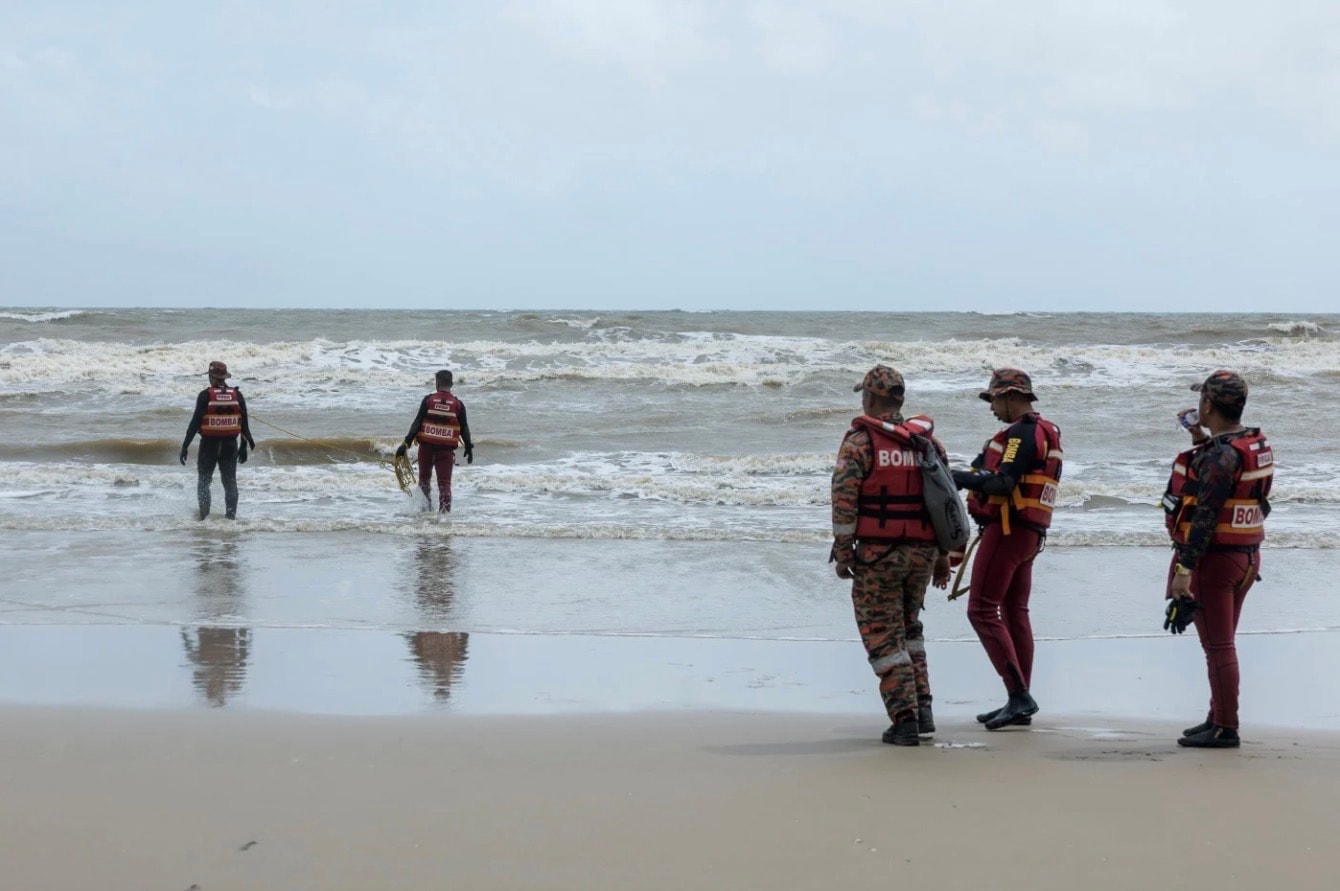 தீயணைப்பு வீரரின் உடல் மீட்பு: தம்பியைத் தேடும் பணி தீவிரம்