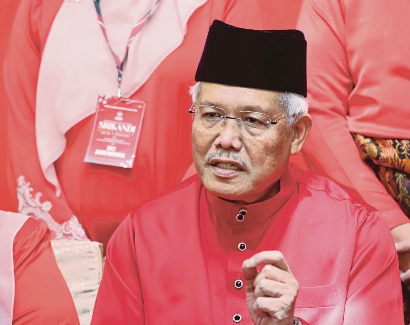 பெர்சத்து கட்சியிலிருந்து ஹம்ஸா ஸைனுடின் நீக்கம்