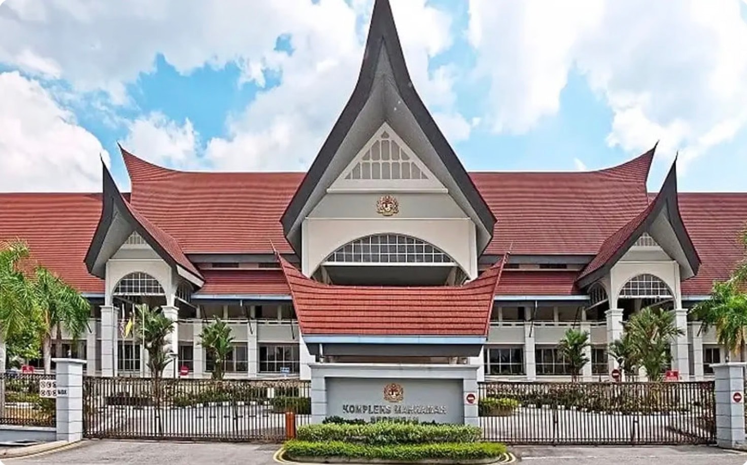 2 லட்சம் ரிங்கிட் நம்பிக்கை மோசடி: முன்னாள் வழக்கறிஞர் விடுவிப்பு