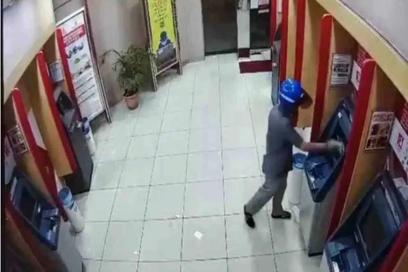 கோலாலம்பூரில் ஏடிஎம் இயந்திரங்களைச் சேதப்படுத்தும் வெறியில் ஒரு நபர் ஈடுபட்டாரா?