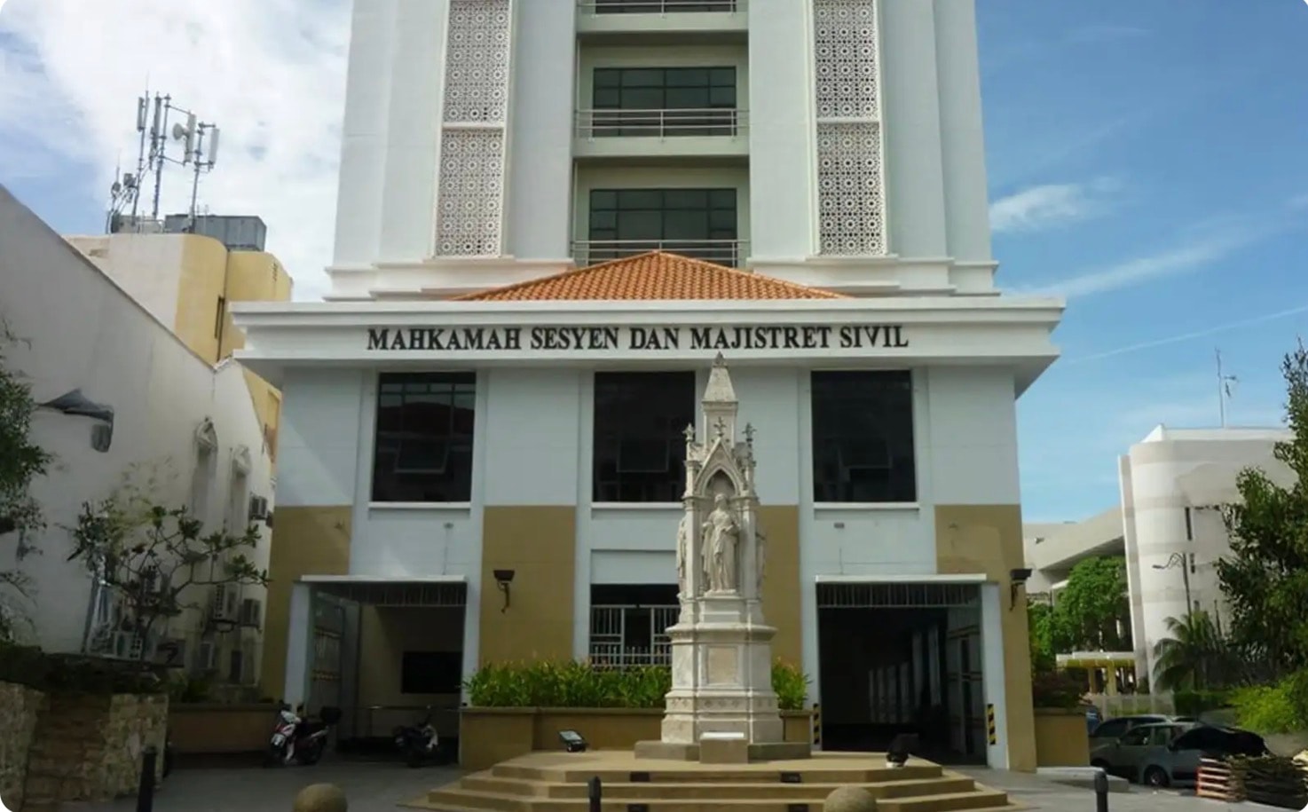 போலீஸ் என ஆள்மாறாட்டம் செய்து கூட்டுக் கொள்ளை: இருவர் மீது குற்றச்சாட்டு