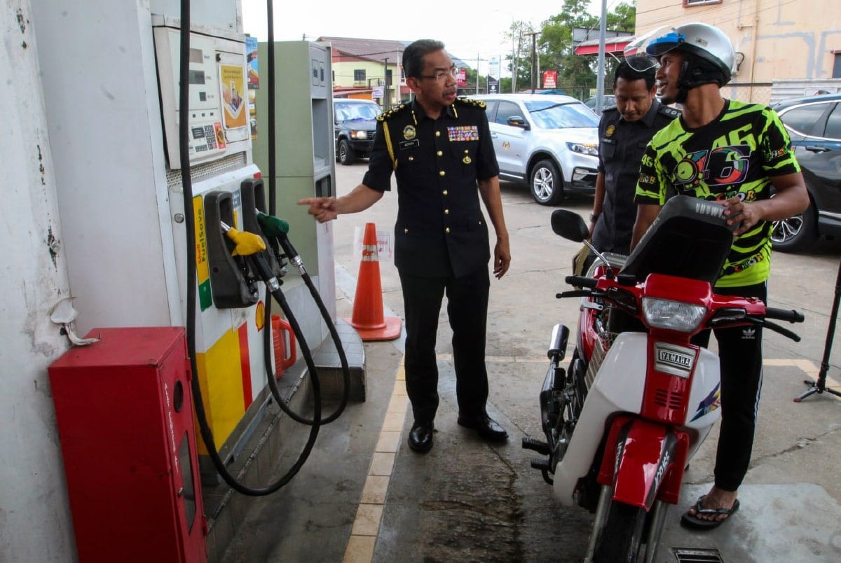 எல்லைப் பகுதி எரிபொருள் நிலையங்களில் கண்காணிப்பு கேமராக்கள்: முறைகேடுகளைத் தடுக்க புதிய முயற்சி