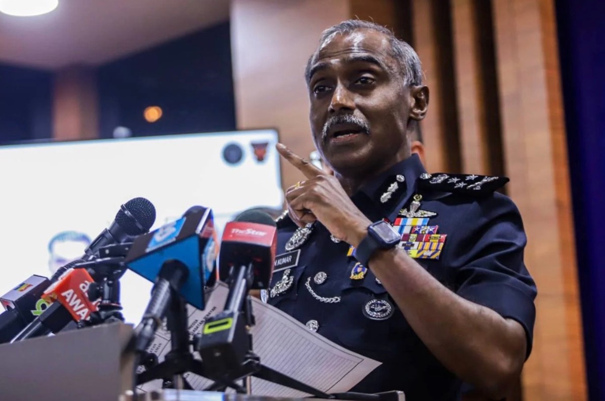 தலைமறைவான ‘கேப்டன் பிரபா’ கும்பலின் முக்கியப் புள்ளி  பேங்காக்கில் அதிரடியாகக் கைது: புக்கிட் அமான்  நடவடிக்கை