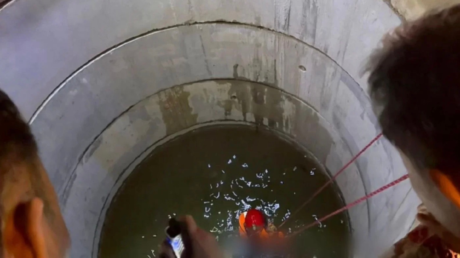 மோட்டார் சைக்கிள் விபத்து: கழிவு நீர் குழிக்குள் விழுந்த 14 வயது சிறுவன் உயிரிழப்பு