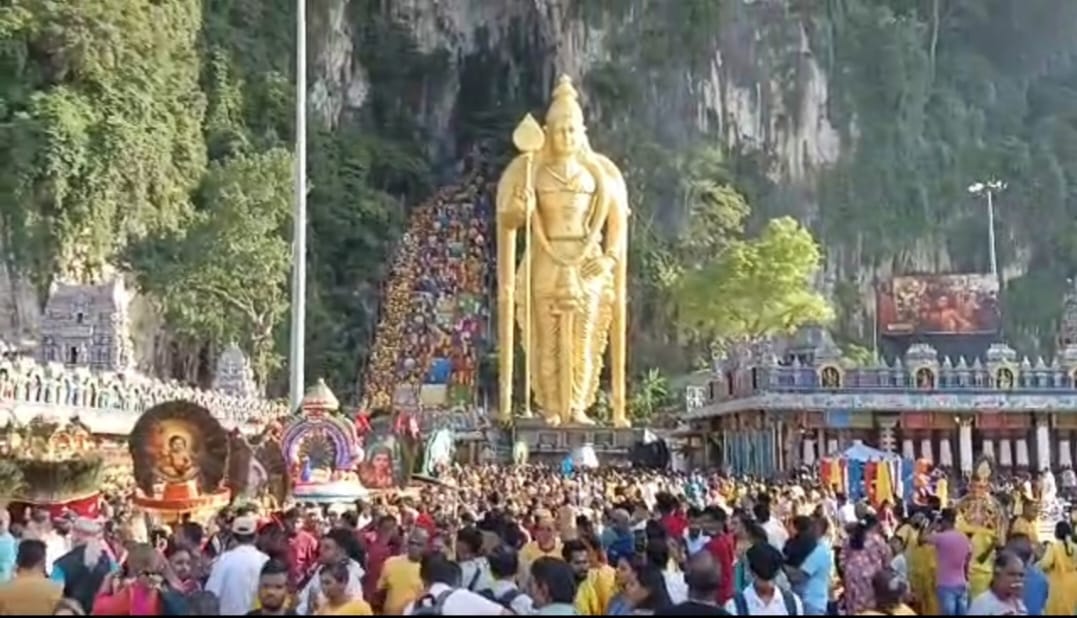 விண்ணதிரும் அரோகரா... பக்திப் பெருவெள்ளத்தில் பத்துமலை! மெய்சிலிர்க்க வைக்கும் வேலவனின் தைப்பூச வைபவம்