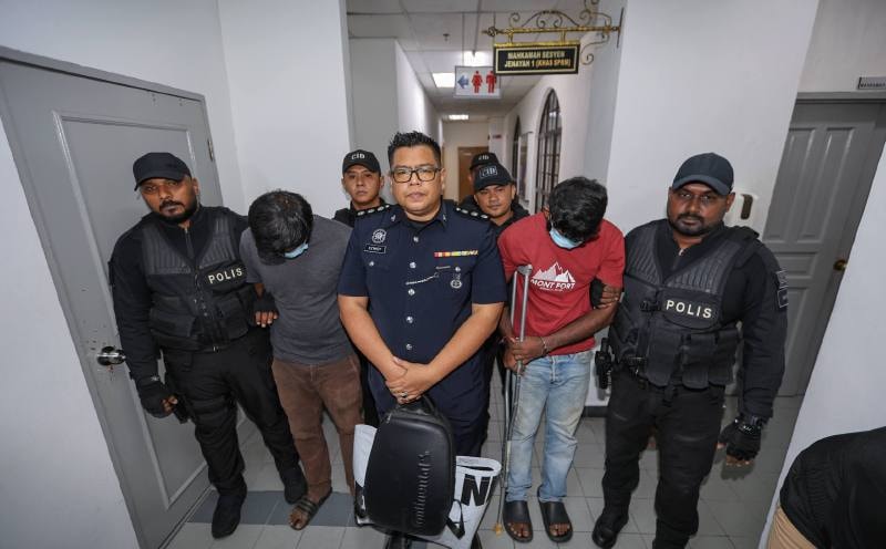 ஜோகூரை  நடுங்க வைத்த கொடூரம்: செம்பனைத் தோட்டத்தில் 6 மனித எலும்புக்கூடுகள் - இரு இந்தியச் சகோதரர்கள் மீது கொலைக் குற்றச்சாட்டு