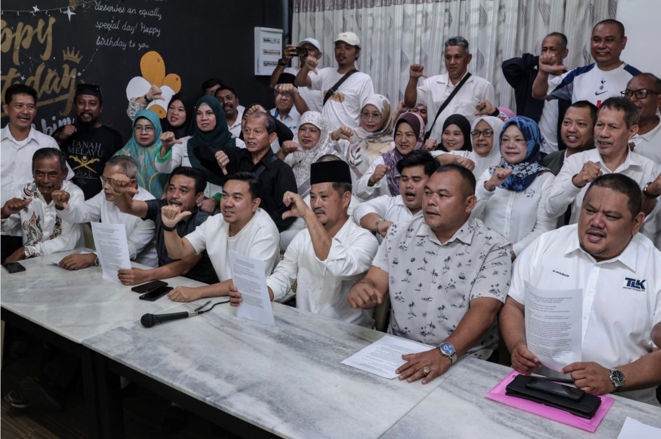 ஜோகூரில் 11 பெர்சத்து தொகுதிகள் அதிகாரப்பூர்வமாகக் கலைக்கப்பட்டன