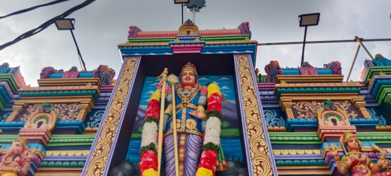 பெந்தோங்கில் மெய்சிலிர்க்க வைத்த 'தீர்த்த மழை': அருள்மிகு ஸ்ரீ சுப்ரமணியம் ஆலய கும்பாபிஷேகத்தில் பல்லாயிரக்கணக்கான பக்தர்கள் பரவசம்