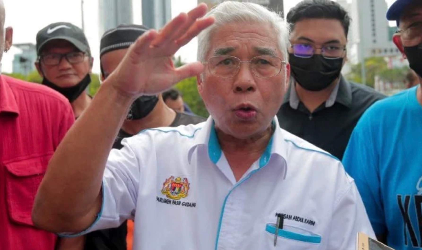 ஹசான் கரீம் உறுதி: தேர்தலில் போட்டியிடாவிட்டாலும் பிகேஆர் கட்சிக்கு விசுவாசமாக இருப்பார்