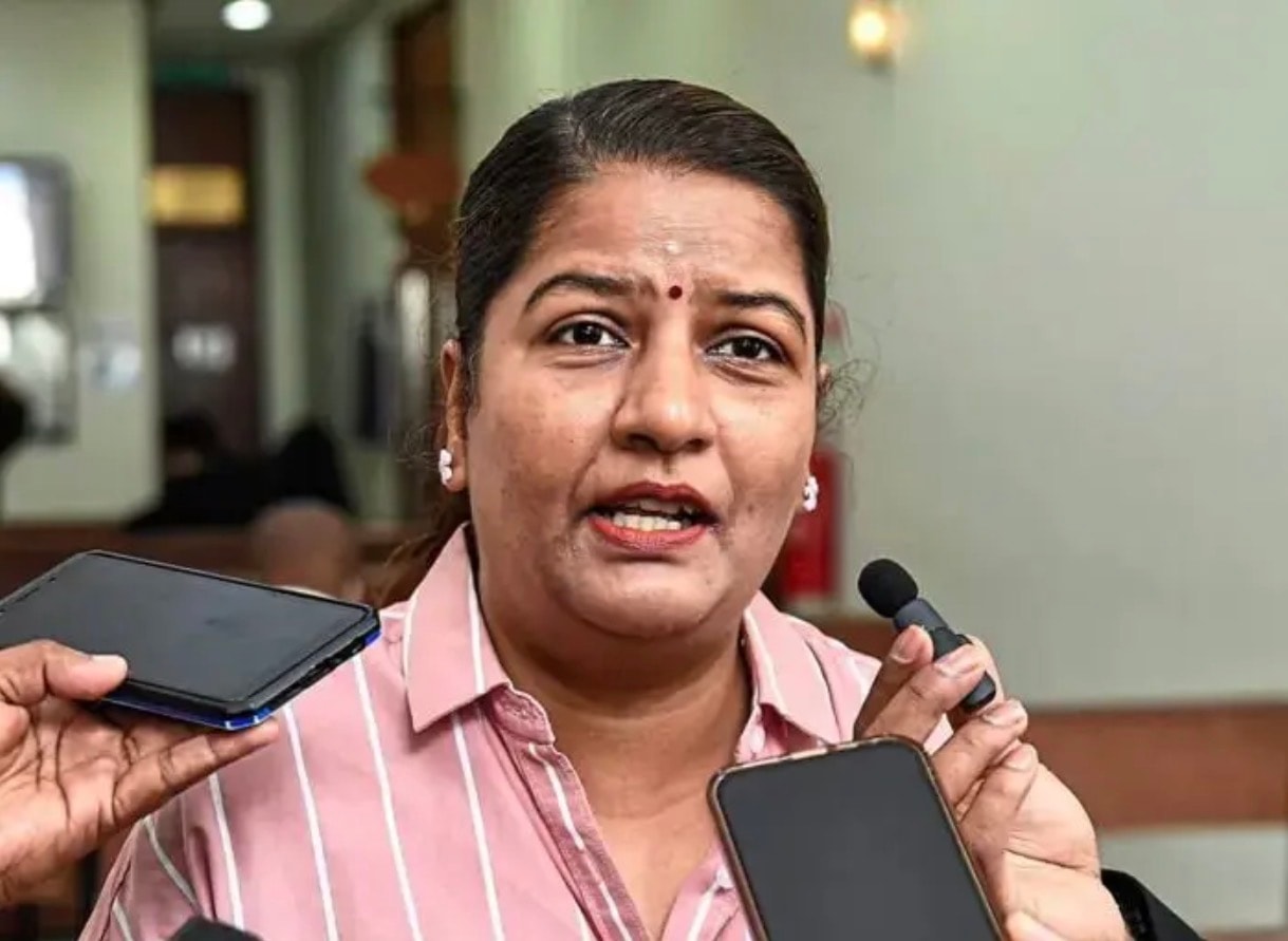 ஒருதலைப்பட்ச மதமாற்றத்திற்கு எதிரான இந்திரா காந்தியின் வழக்கு: மே 21-ஆம் தேதி தீர்ப்பு வழங்குகிறது உயர் நீதிமன்றம்