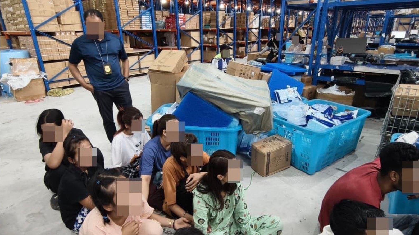 சட்டவிரோதக் குடியேறிகள் 24 பேர் கைது