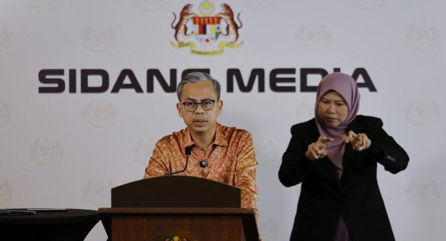 இனவாதக் கருத்துக்களைப் பரப்பும் 50-க்கும் மேற்பட்ட கணக்குகள் அடையாளம்: அமைச்சர் ஃபாமி ஃபாட்சீல் எச்சரிக்கை