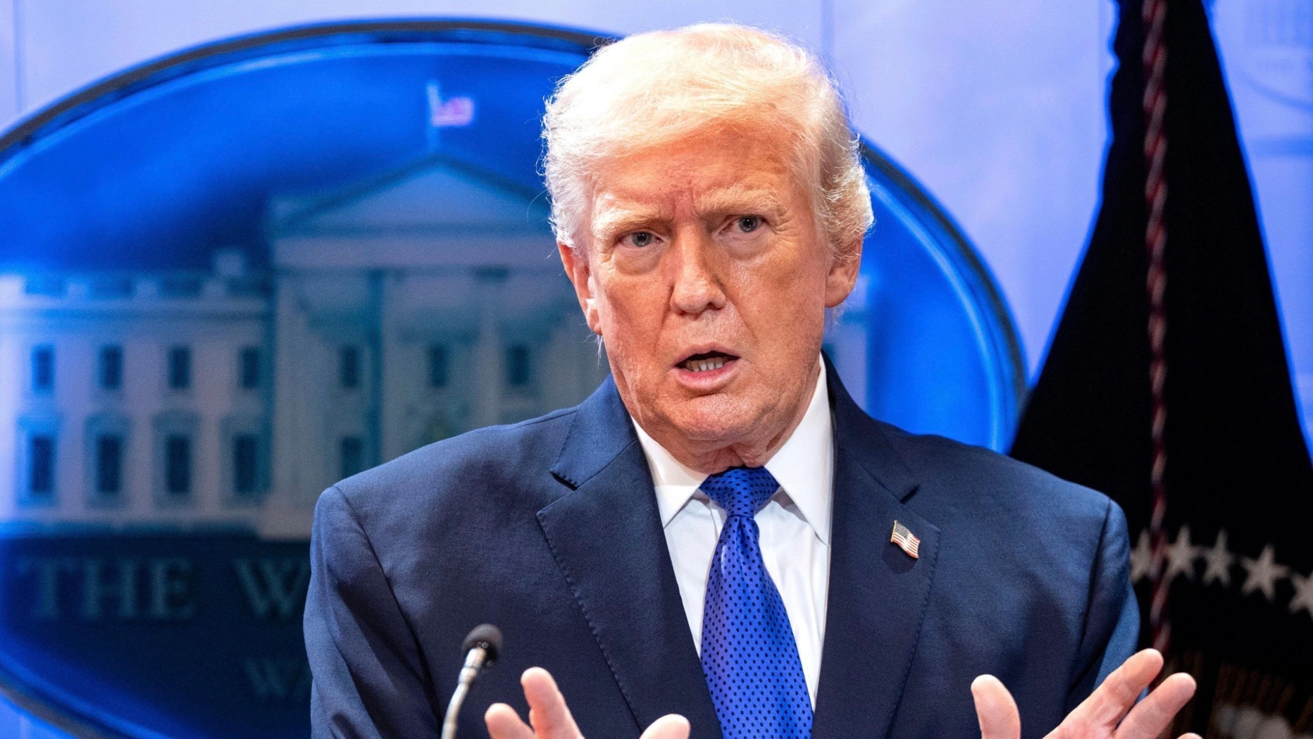 அமெரிக்க அதிபர் டிரம்ப்புக்கு சொந்தமான ரிசார்ட்டுக்குள் நுழைய முயன்ற நபர் சுட்டுக் கொலை