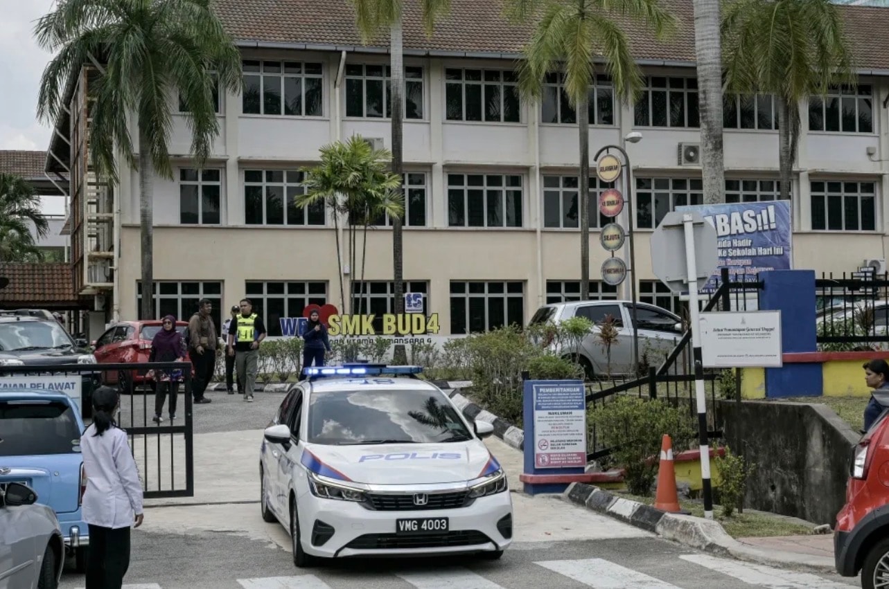 பண்டார் உத்தாமா பள்ளி மாணவி கொலை வழக்கு: கொலைக் குற்றச்சாட்டை மறுத்த 15 வயது மாணவர் விசாரணை கோரினார்