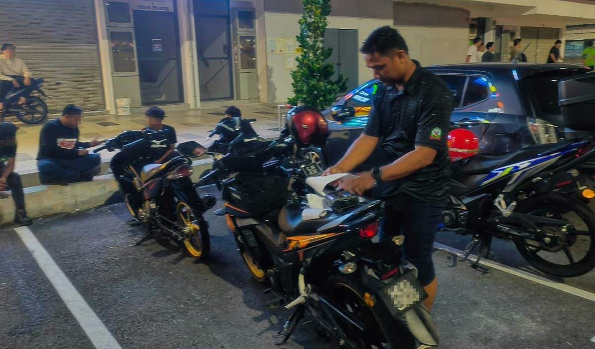 சிரம்பானில் மோட்டார் சைக்கிள் கும்பல் சிக்கியது: போக்குவரத்து விதிமீறல்கள் தொடர்பாகக் காவற்படை நடவடிக்கை