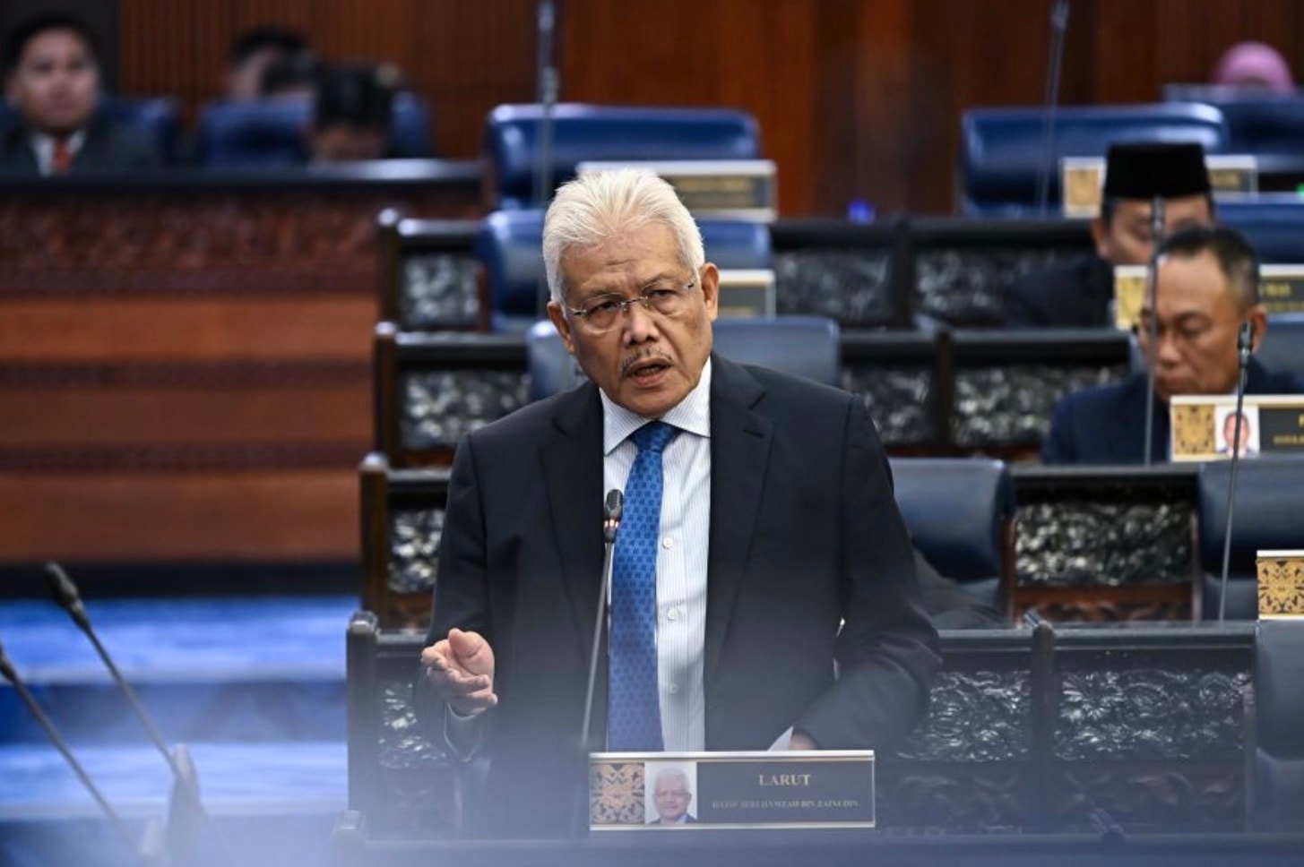 ஹம்ஸா ஸைனுடின் தொடர்ந்து எதிர்க்கட்சித் தலைவராக நீடிப்பார்