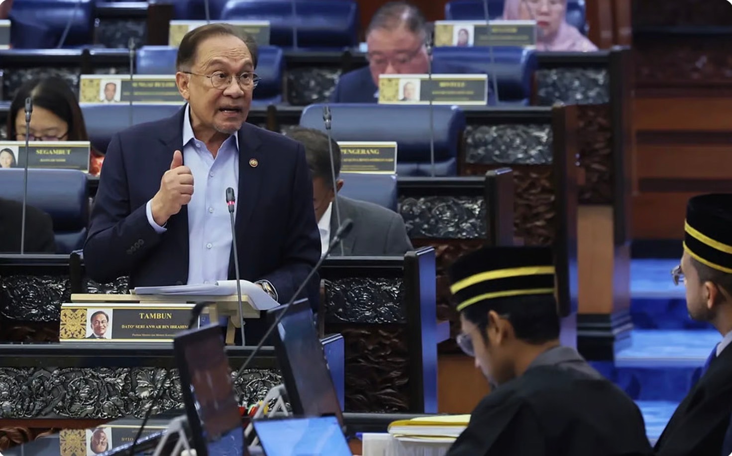 அமெரிக்காவின் வரி விதிப்பு: மலேசிய நிறுவனங்களுக்குப் பாதிப்பில்லை - பிரதமர் அன்வார் விளக்கம்