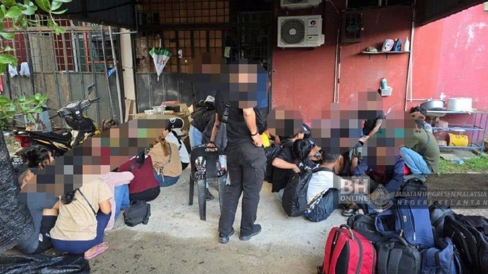 மனிதக் கடத்தல் கும்பல் முறியடிப்பு: 27 சட்டவிரோதக் குடியேறிகளும் மூளையாகச் செயல்பட்டரும் கைது