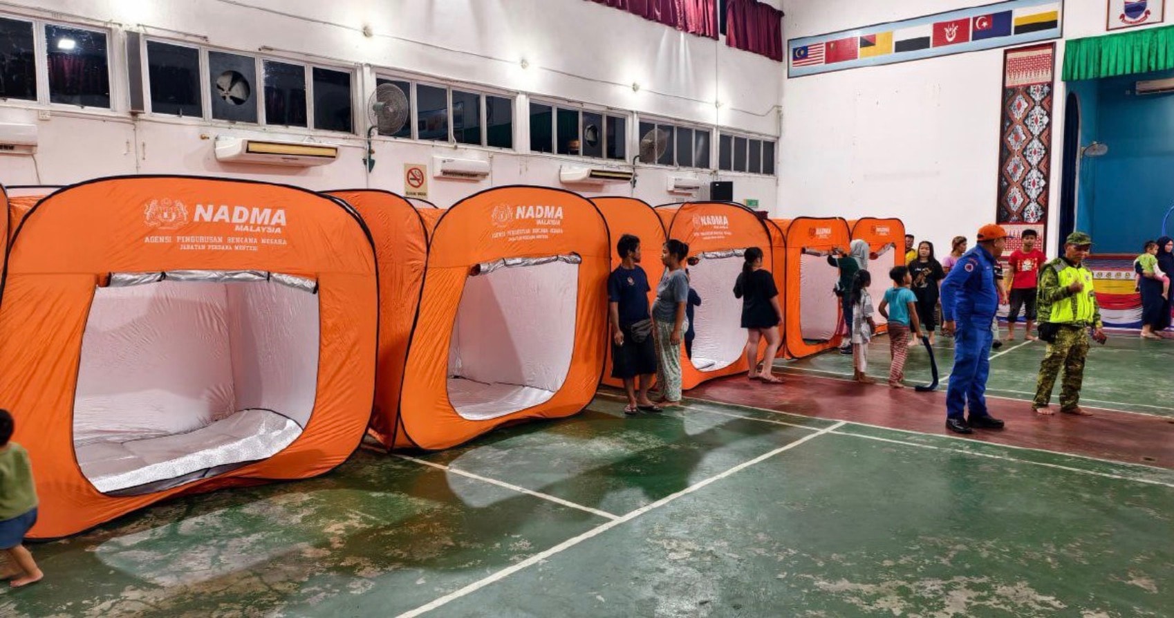 சபா வெள்ளம்: 4000-த்திற்கும் அதிகமானோர் நிவாரண மையங்களில் தங்க வைக்கப்பட்டுள்ளனர்