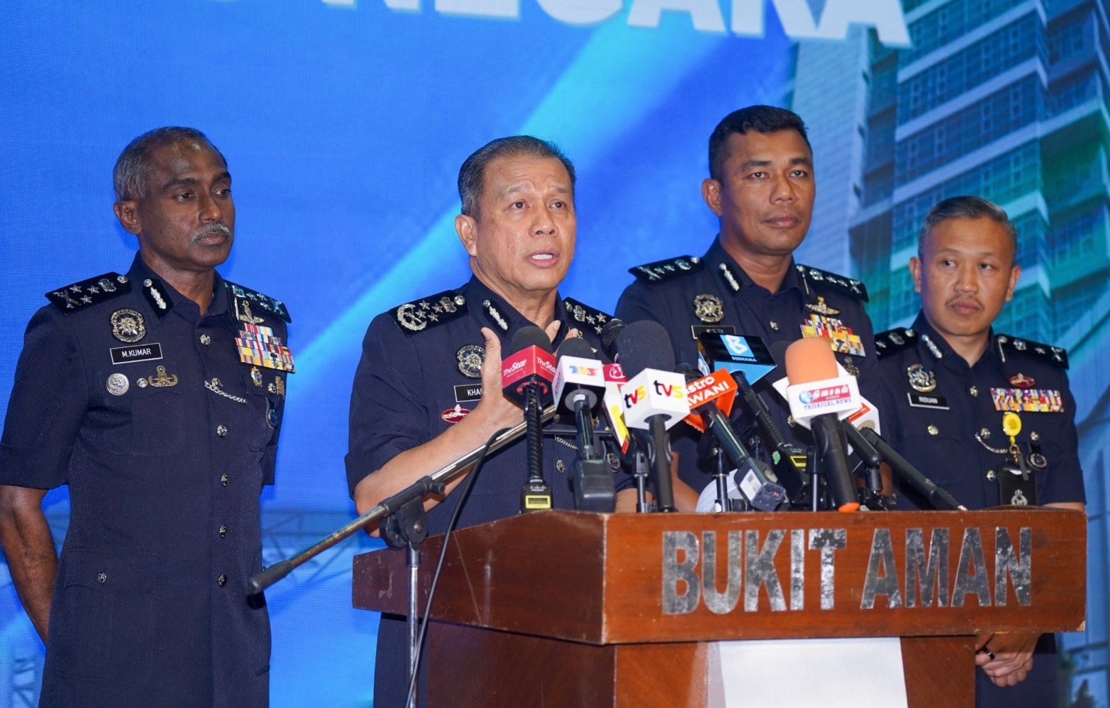 டுரியான் துங்கால் துப்பாக்கிச் சூடு: விசாரணை அறிக்கை தயார்; சட்டத்துறை தலைவர்   அலுவலகத்தின் உத்தரவுக்காகக் காத்திருக்கிறோம்: ஐஜிபி கூறினார்