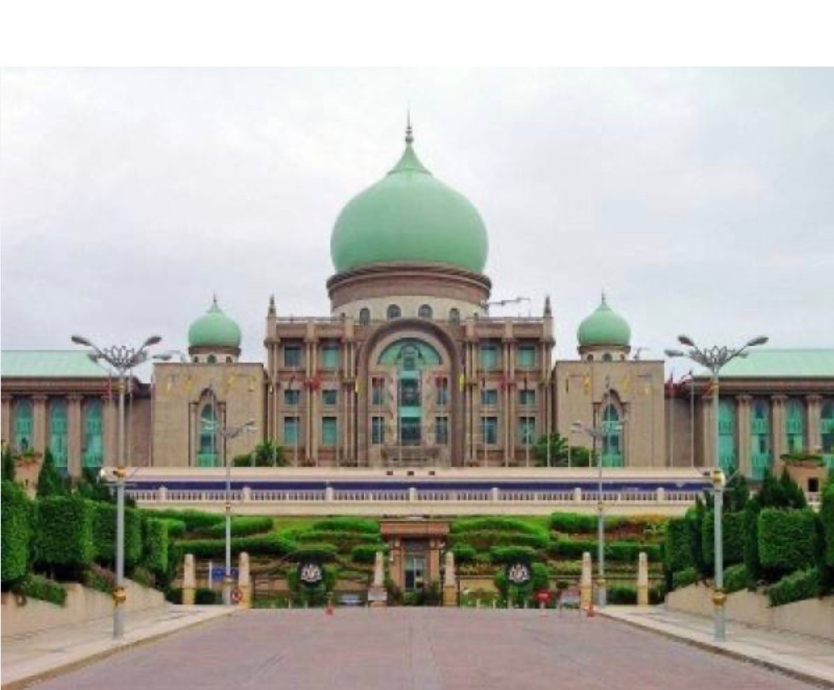 அரசாங்கத்தைக் கவிழ்க்கும் சதித் திட்டத்தில் முன்னாள் அமைச்சரின் மனைவி?