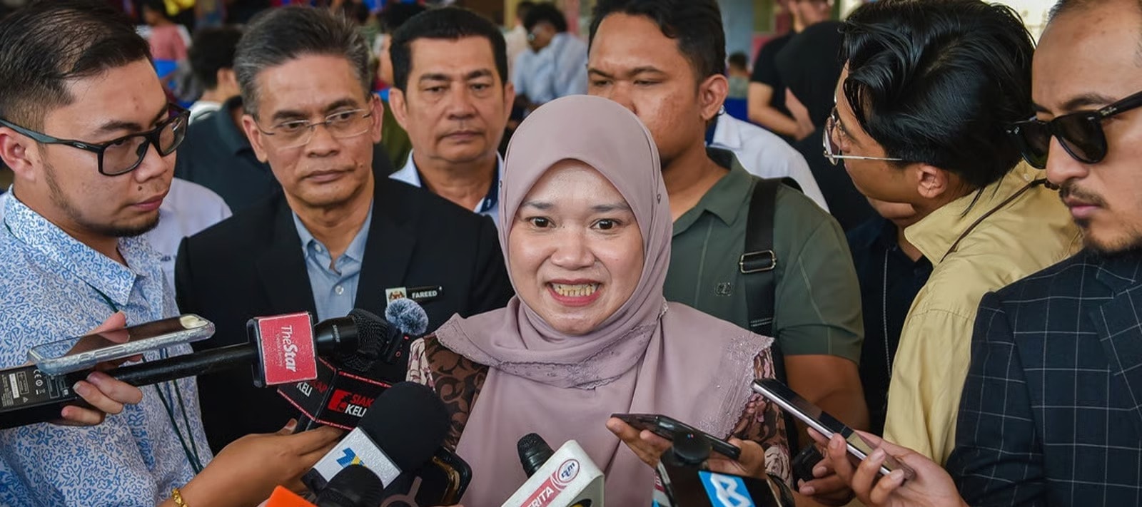 2025 SPM தேர்வு முடிவுகள்: சாதனை படைத்த மாணவர்கள் - கல்வி அமைச்சர் பாராட்டு