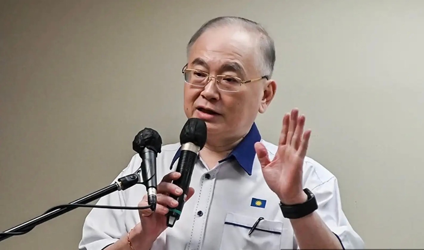 மலாக்கா மற்றும் ஜோகூர் மாநிலத் தேர்தல்களில் பாரிசான் நேசனல் தனித்துப் போட்டியிட வேண்டும்: வீ கா சியோங் வலியுறுத்தல்