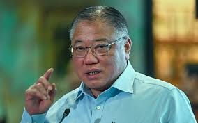 விசா காலம் நிறைவடைந்த பின்னும் நாட்டை விட்டு வெளியேறாதவர்கள் மீது கடும் நடவடிக்கை - அமைச்சர் வலியுறுத்து