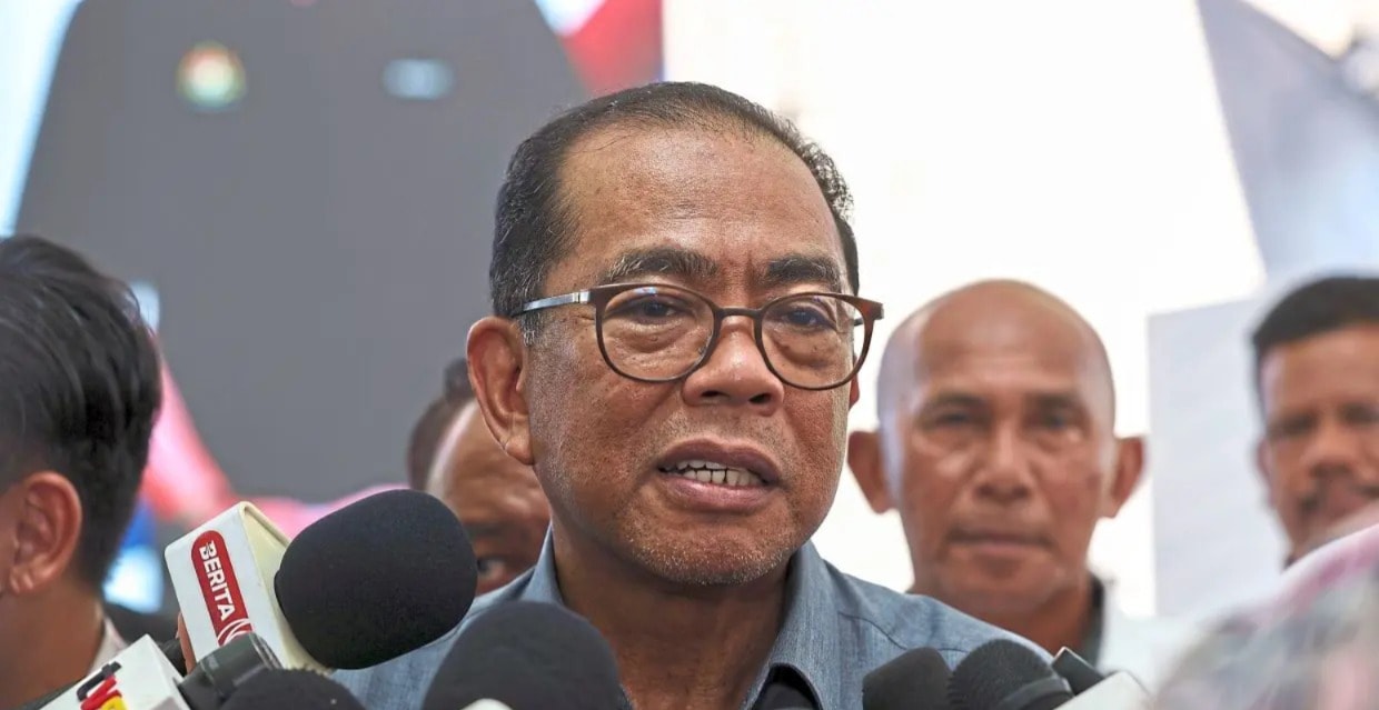 பினாங்கில் காணப்பட்ட இரு அமெரிக்க போர்க்கப்பல்கள் வழக்கமான போக்குவரத்திற்காக வந்தவை - தற்காப்பு அமைச்சர் விளக்கம்