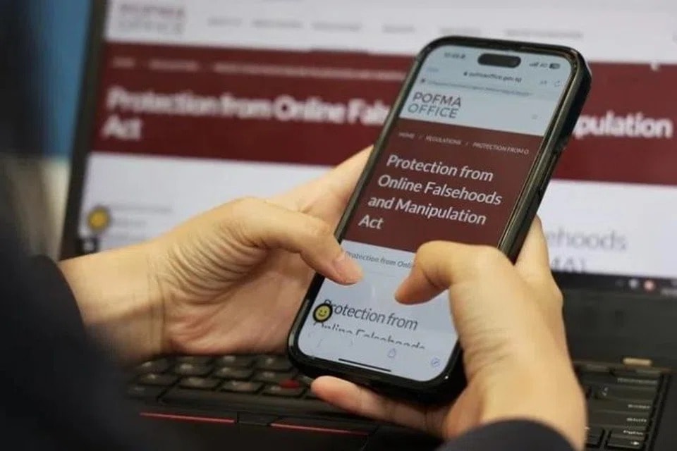 பொஃப்மா’ சட்டத்தின் கீழ் திருத்தம் வெளியிட உத்தரவு: சமூக ஆர்வலர் ஹான் ஹுய் ஹுய்க்குச் சிங்கப்பூர் அரசு அறிவுறுத்தல்