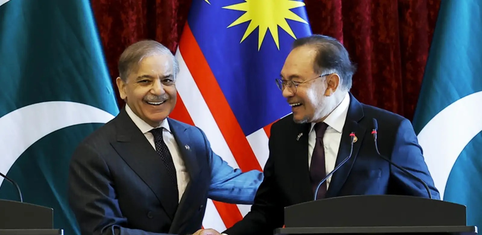 அமெரிக்கா - ஈரானுக்கு இடையில் பேச்சுவார்த்தை நடத்த முன்வந்த பாகிஸ்தானுக்கு அன்வார் பாராட்டு