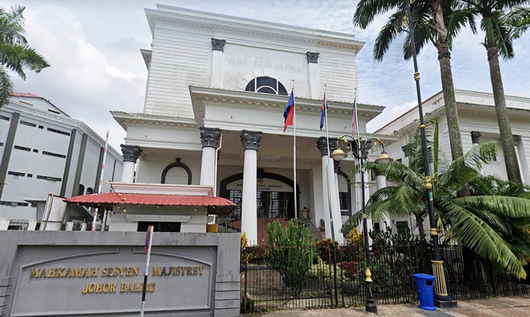 பாகிஸ்தானியத் தொழிலதிபரிடம்  கொள்ளையடிக்கப்பட்ட சம்பவம்: மனைவி உட்பட ஆறு பேர் மீது குற்றச்சாட்டு