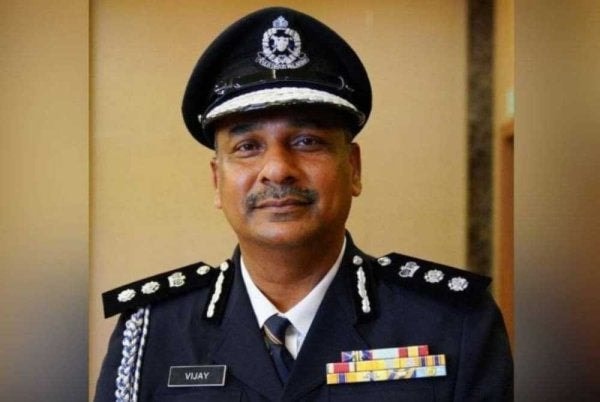 கிள்ளான், மேரு போலீஸ் நிலையத்தில் மோதல்: 5 பேர் கைது