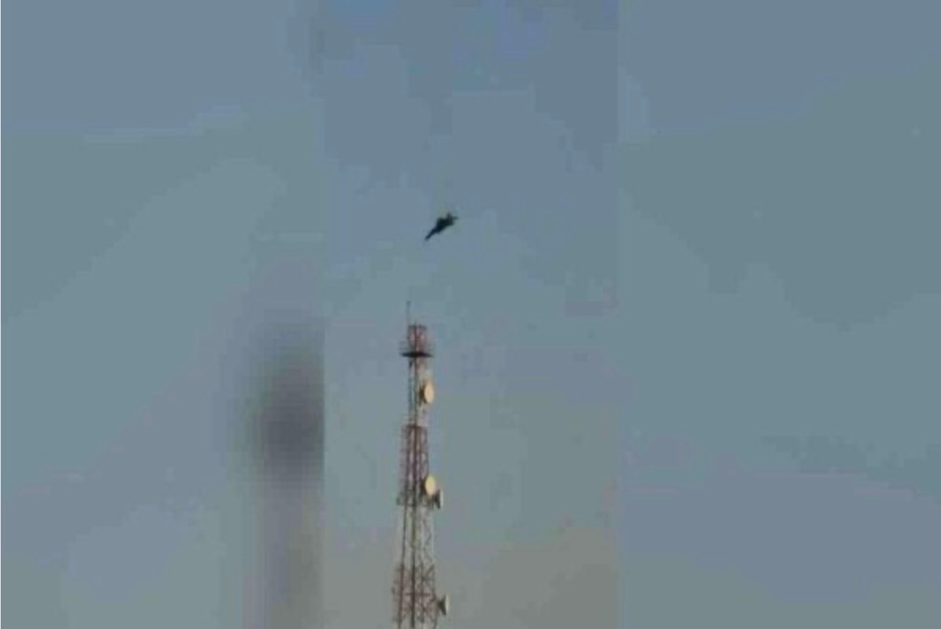 குவைத்தில் அமெரிக்க விமானப்படைத் தளம் அருகே போர் விமானம் விபத்து: விமானிகள் உயிர் தப்பினர்