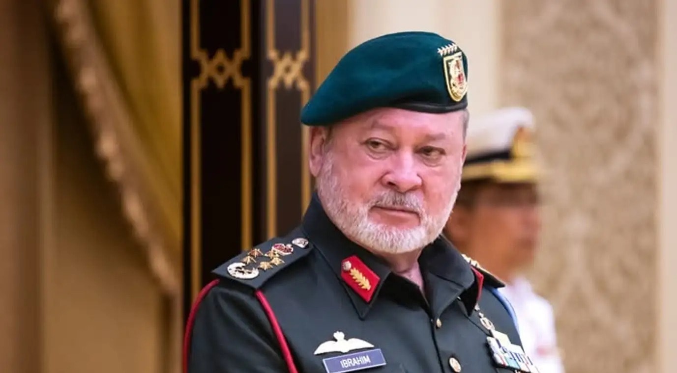 வெப்ப அலை நீடிப்பு: மாணவர்களின் நலனை உறுதி செய்ய கல்வி அமைச்சுக்கு மாமன்னர் உத்தரவு