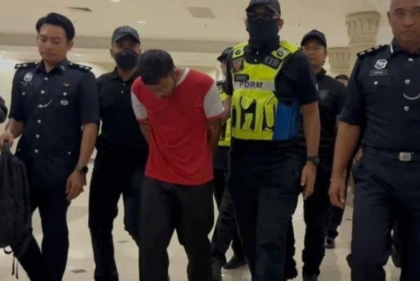 குர்ஆனை அவமதித்து, சமூக ஊடகங்களில் புண்படுத்தும் உள்ளடக்கத்தைப் பதிவிட்டதாக பல்கலைக்கழக மாணவர் மீது குற்றச்சாட்டு / குற்றத்தை மறுத்து விசாரணை கோரினார்