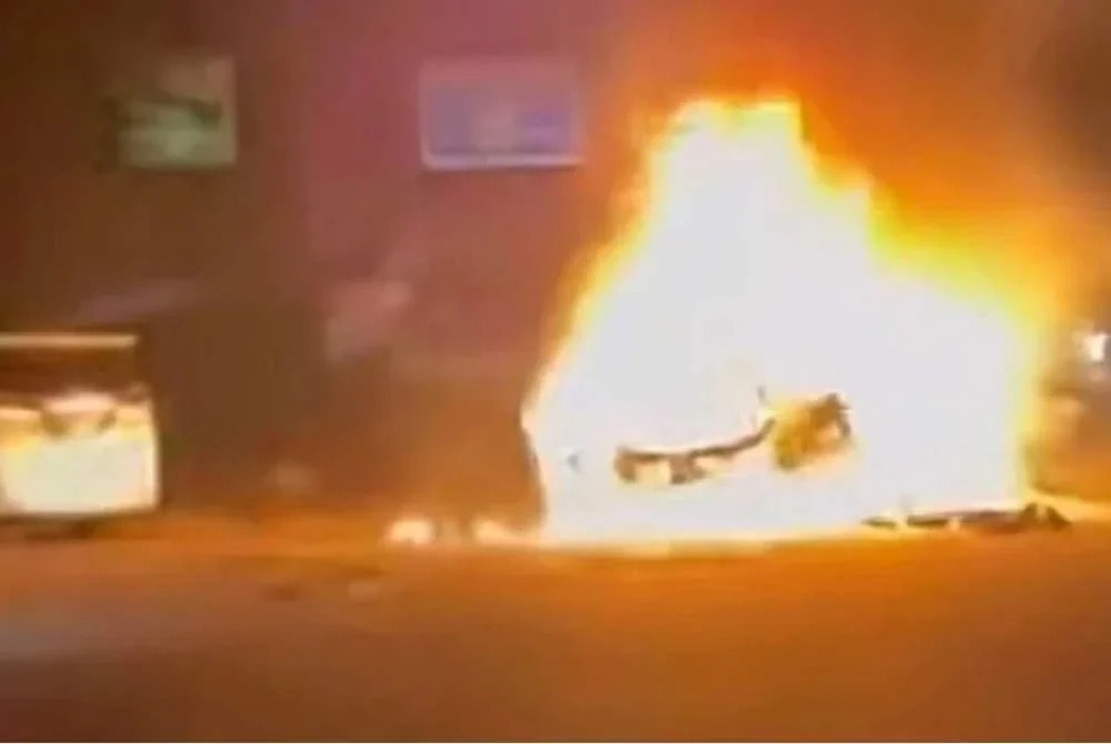 ஜாலான் துன் ரசாக் விபத்து: 70 விழுக்காடு தீக்காயங்களுடன் பெண் ஓட்டுநர் மீட்கப்பட்டார்