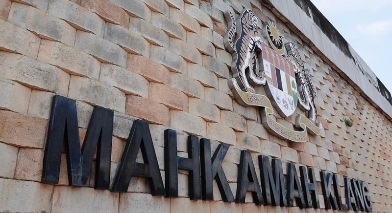 அண்டை வீட்டாரைக் கொன்ற லாரி ஓட்டுநருக்கு 35 ஆண்டுகள் சிறை மற்றும் 12 பிரம்படிகள்