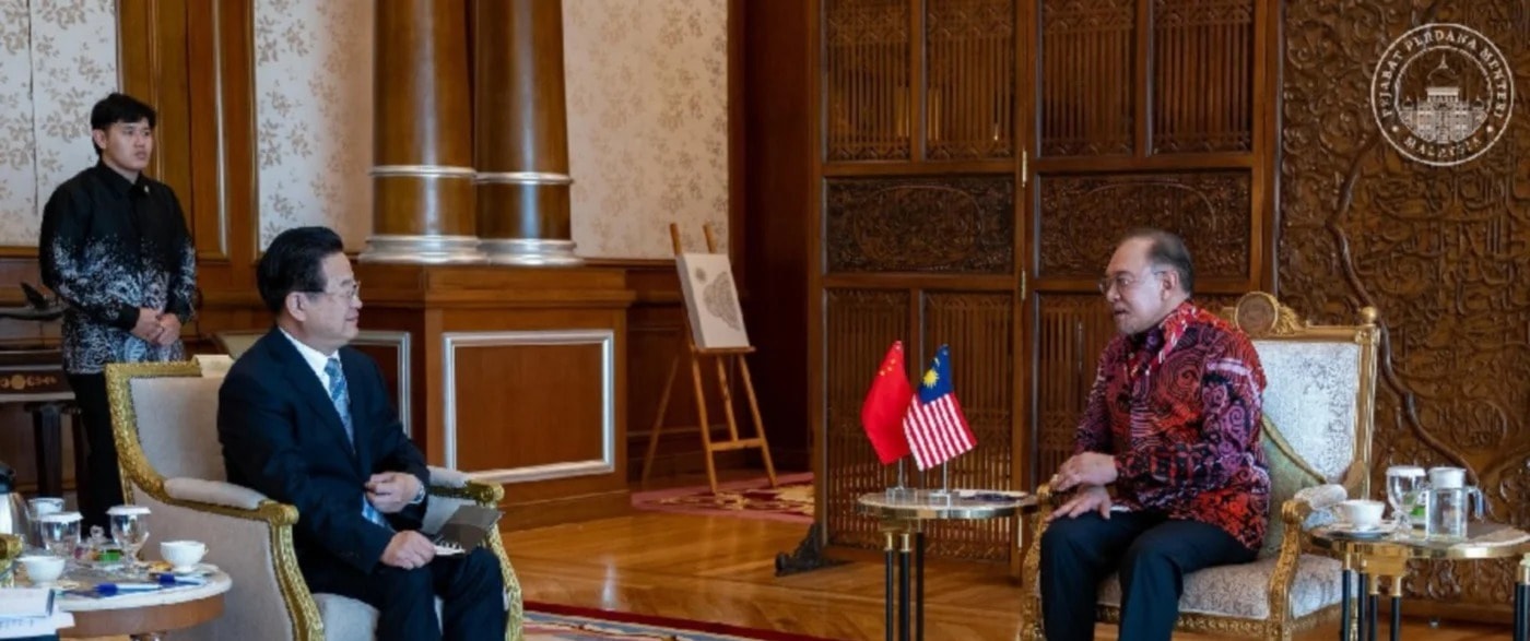 மலேசியா - சீனா: தூதரக மற்றும் பாதுகாப்பு உறவுகளை வலுப்படுத்த இணக்கம்