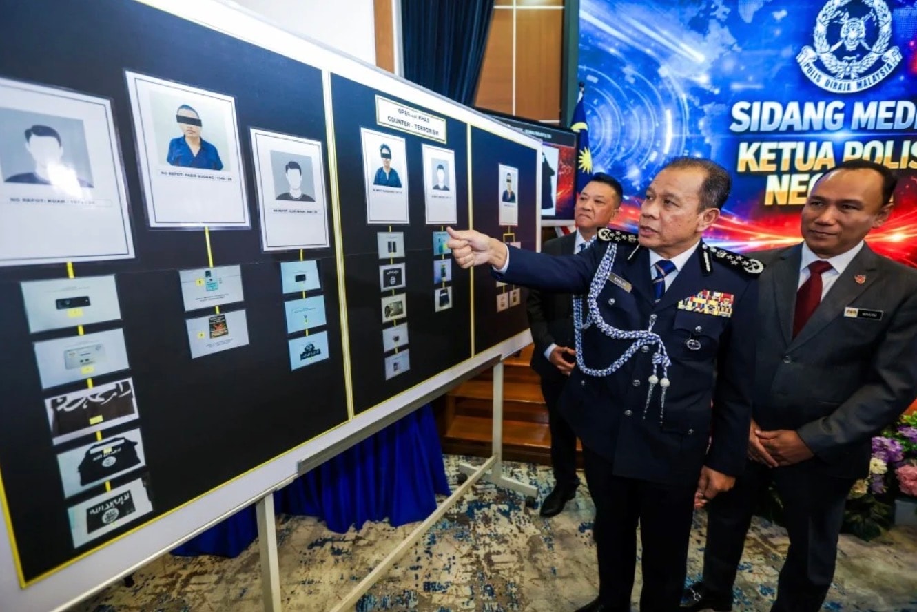 போலீஸ்  நிலையம் மீது தாக்குதல் நடத்தச் சதி: ஐஎஸ் அமைப்புடன் தொடர்புடைய 6 இளைஞர்கள் கைது