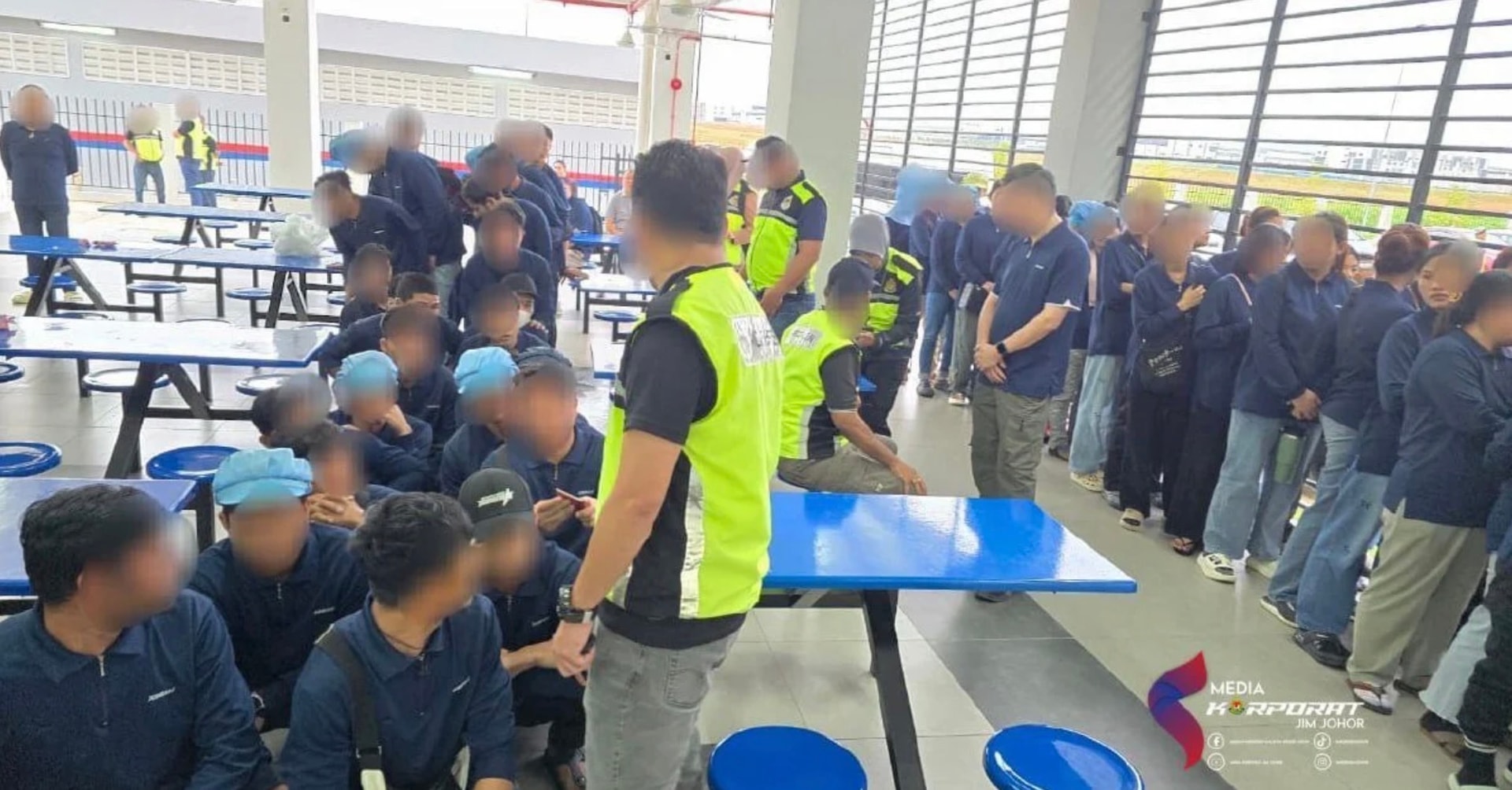 செனாய் மருத்துவக் கருவித் தொழிற்சாலையில் சோதனை: 117 சட்டவிரோதத் தொழிலாளர்கள் கைது