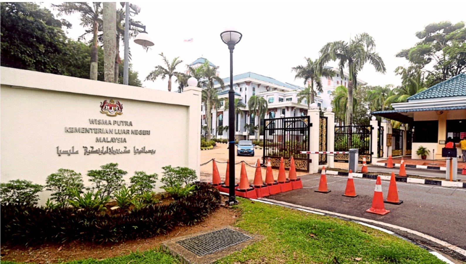 மேற்காசியப் பதற்றம்: சிக்கித் தவிக்கும் மலேசியர்கள் பாதுகாப்பு - விஸ்மா புத்ரா உறுதி