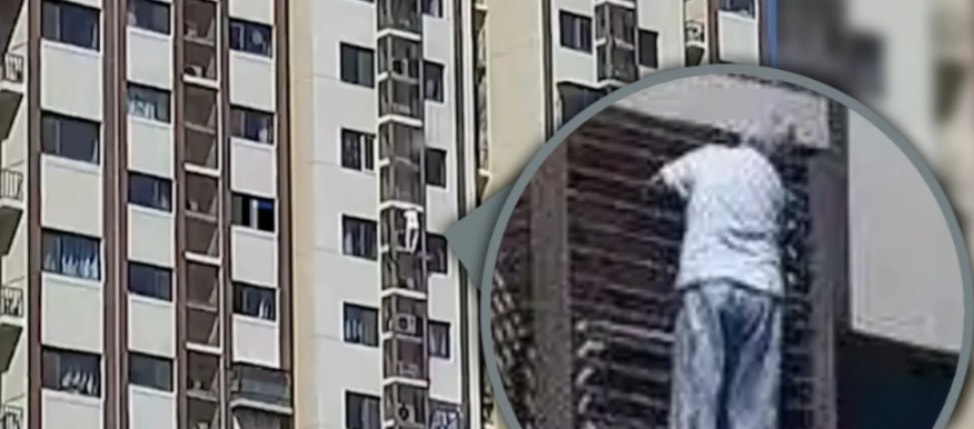 89 வயது பாட்டி 27-வது மாடியிலிருந்து கீழே இறங்கிய பரபரப்பு