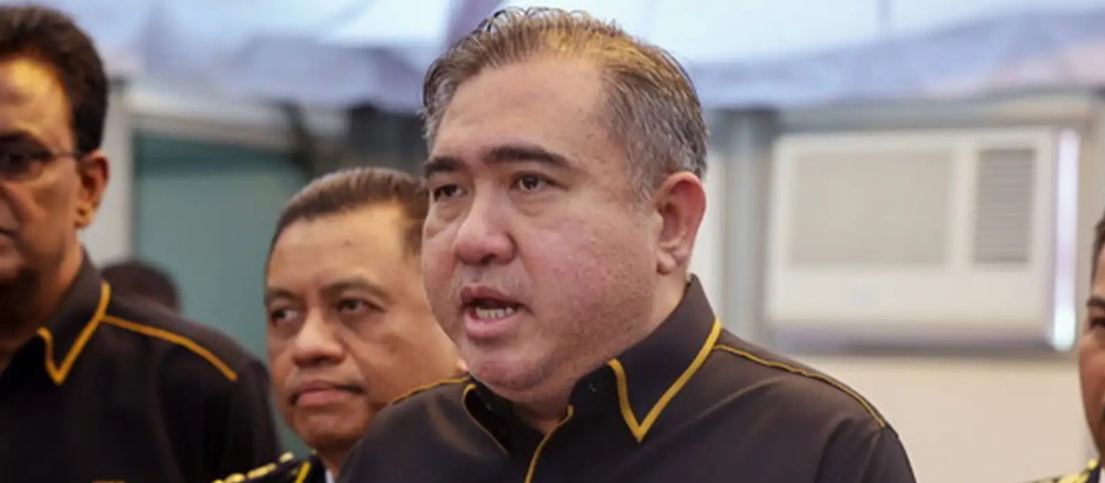 விமான நிலையத்திற்கு மோட்டார் சைக்கிள் ஊர்வலம்: கிளந்தான் சட்டமன்ற உறுப்பினர்களுக்கு அந்தோணி லோக் கடும் கண்டனம்