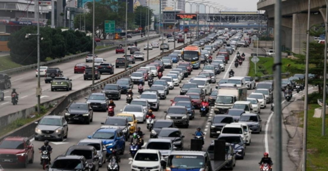 வீட்டிலிருந்தே பணிபுரியும் நடைமுறை அமலாக்கம்: போக்குரவரத்து நெரிசல் கட்டுப்பாட்டில் உள்ளது