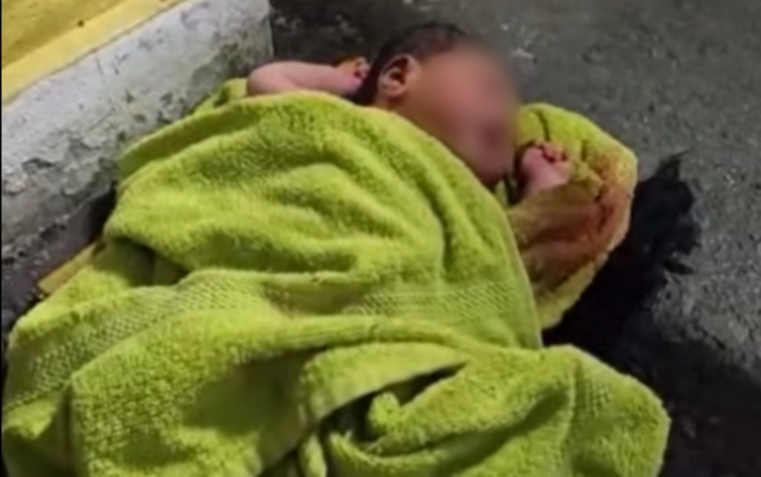 ஜோகூர் பள்ளி வாசல் அருகே கைவிடப்பட்ட பச்சிளம் பெண்குழந்தை மீட்பு 